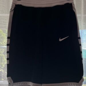 NIKE DRI-FIT BOYS BASKETBALL SHORTS SZ XL LIKE NEW